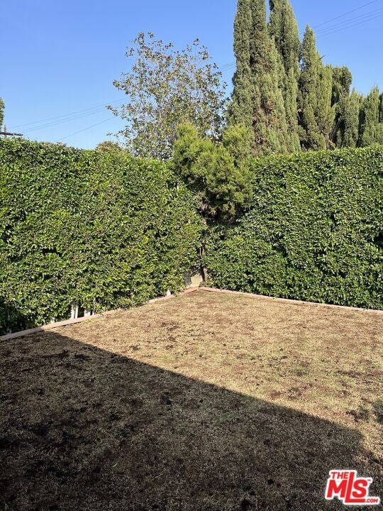 Building Photo - 622 N Formosa Ave