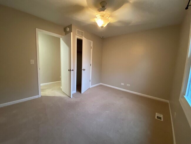 Building Photo - 1332 Culpepper Dr