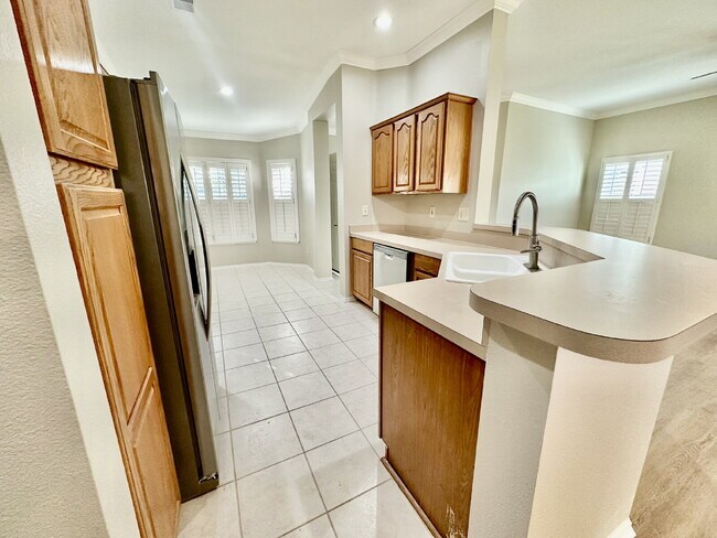 Building Photo - Recently Updated Two Bedroom Home in Sun C...