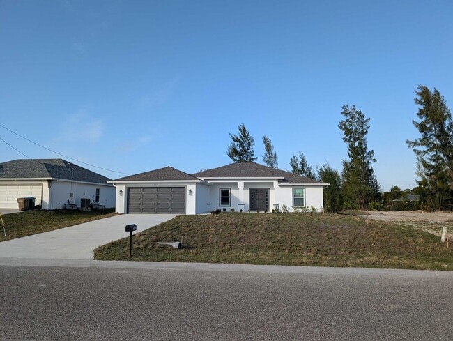 Building Photo - 3614 NE 9th Pl