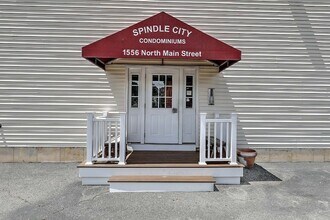 Building Photo - 1556 N Main St