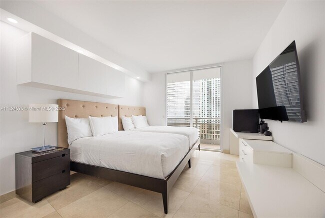 Building Photo - 901 Brickell Key Blvd