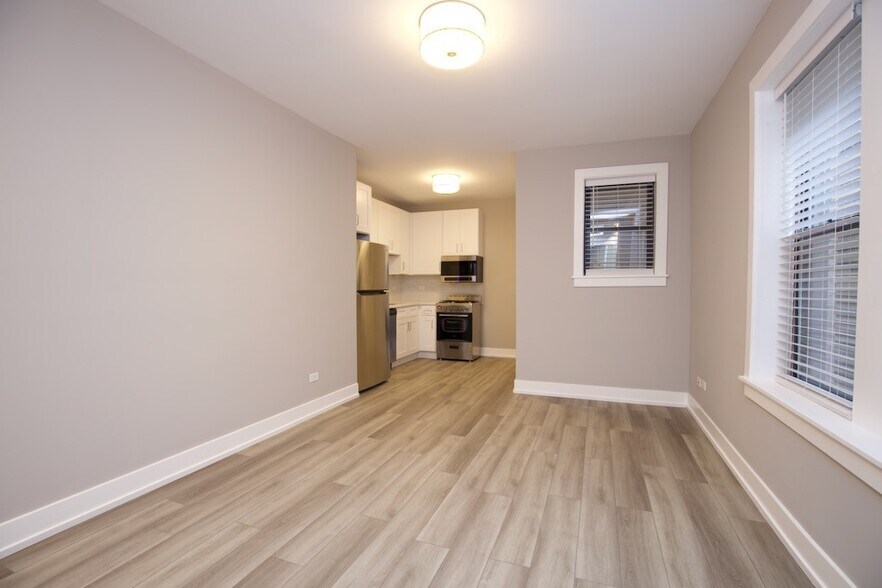Building Photo - 3854 N Janssen Ave