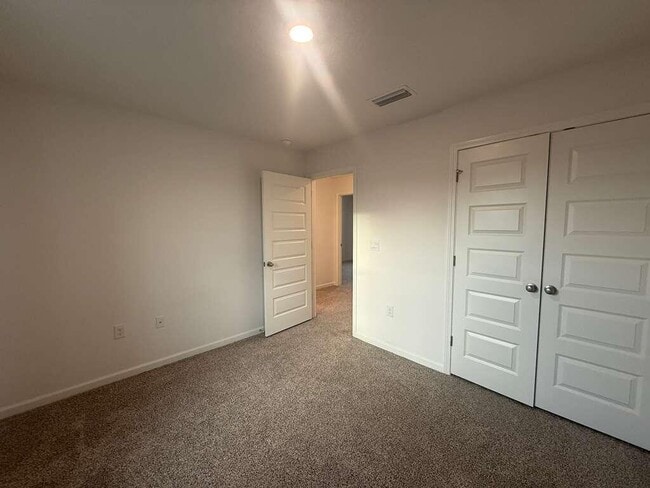 Building Photo - 128 Bluebeech St