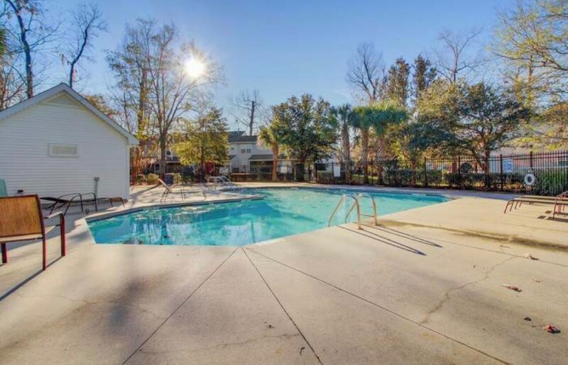 Building Photo - 7933 Shadow Oak Dr