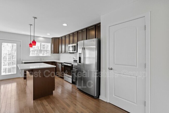 Building Photo - 43 Savage Ct
