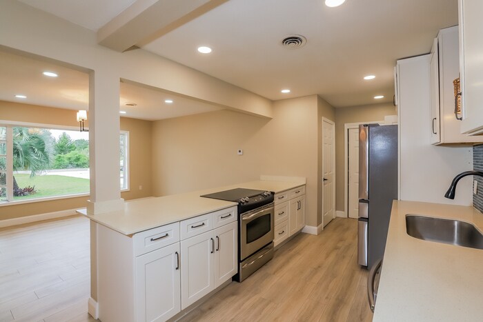 Building Photo - 3950 Bougainville Dr