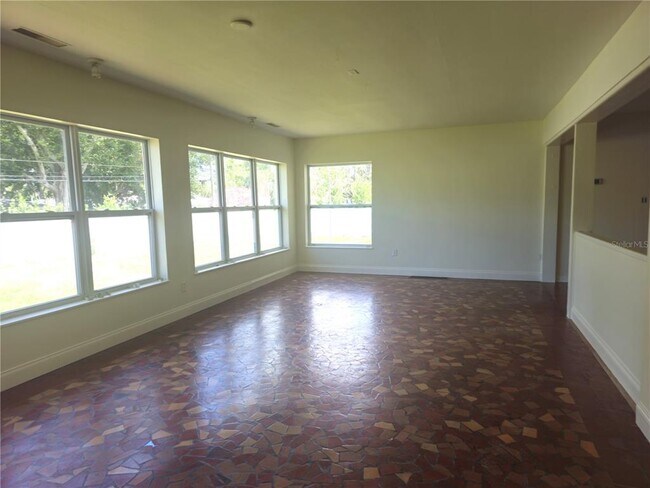 Building Photo - 1369 Whitacre Dr