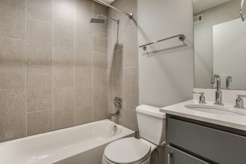 Building Photo - 3328 Cedarplaza Ln