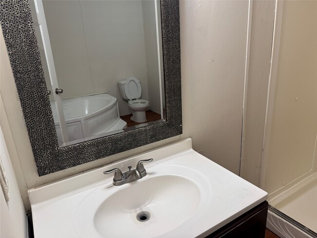 Building Photo - 146 Carmen Blvd