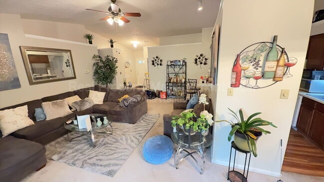 Building Photo - 467 Springmont Ct