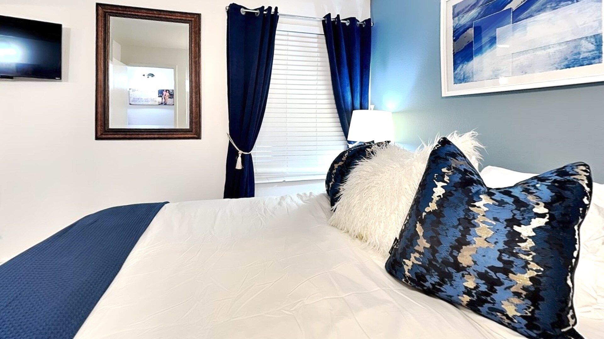 two full bedrooms queen memory foam beds - 1530 Empire Ave