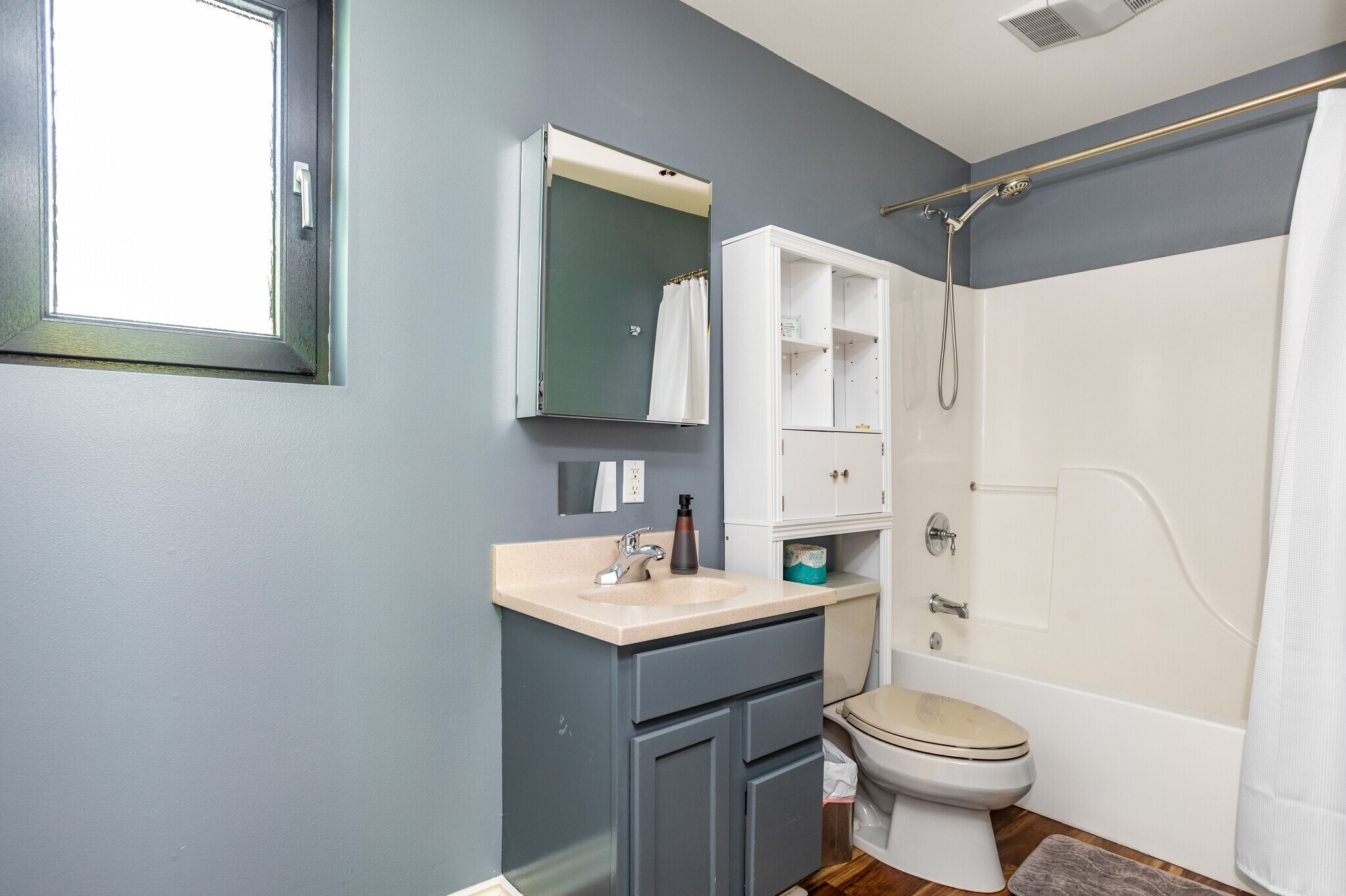 Building Photo - 1629 13th Ave