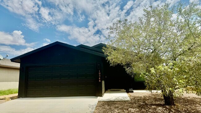 Building Photo - 10548 Canyon Sage Dr