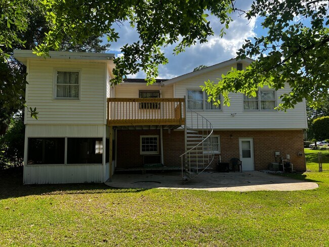Building Photo - Home for Rent in the Avenues of Myrtle Beach