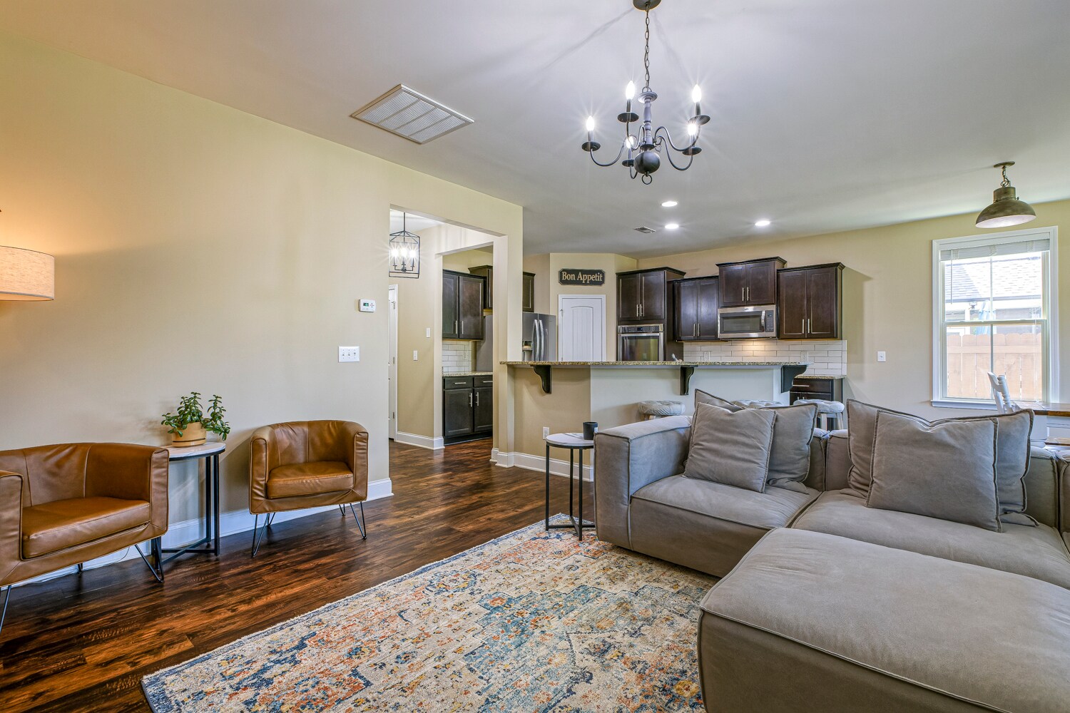 Building Photo - 1608 Cascade Falls Ln