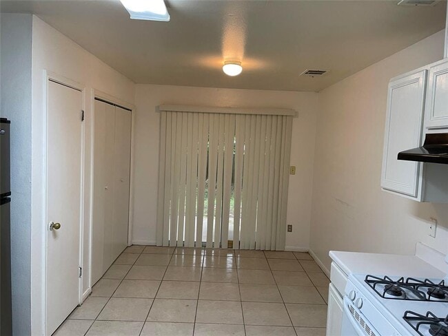 Building Photo - 2302 Yaupon Trail