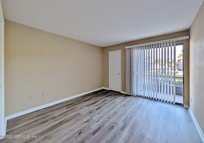 Building Photo - 10200 Belle Rive Blvd