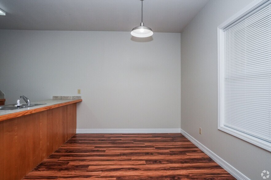 Building Photo - 621 Fieldstone Ln