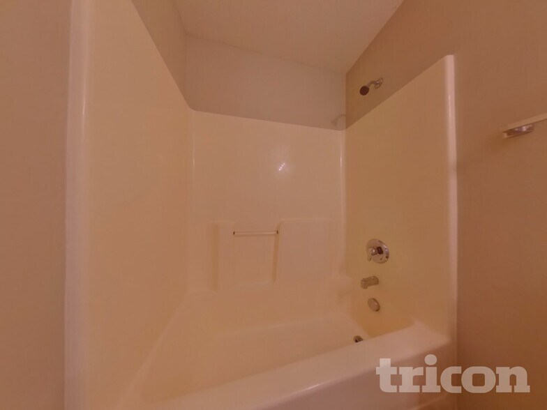 Building Photo - 430 Grand National Ln