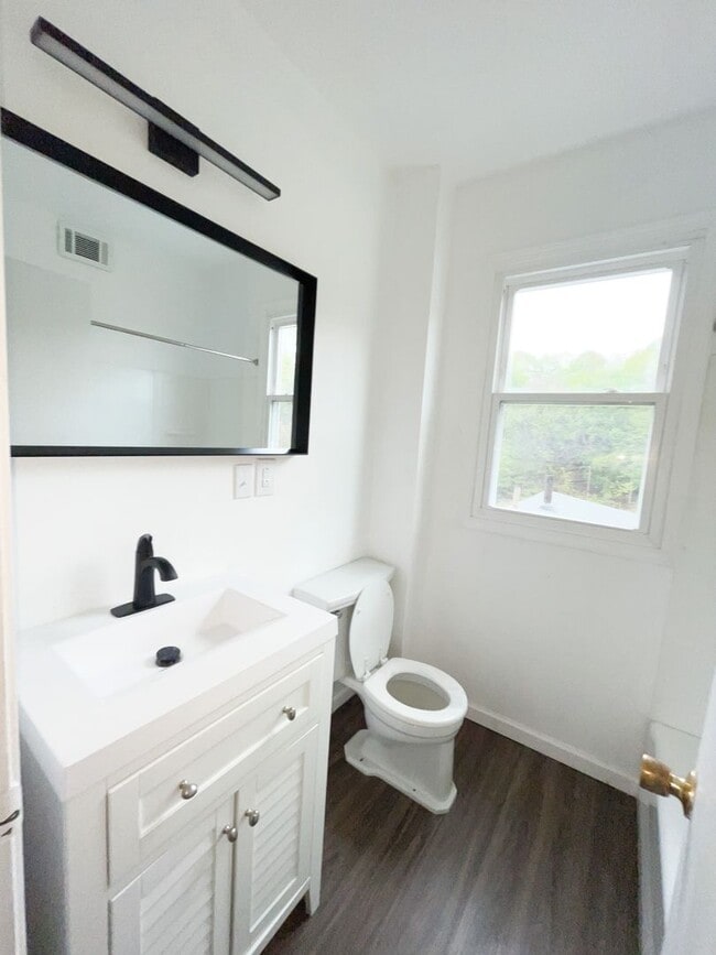 Building Photo - 2641 S 18th St