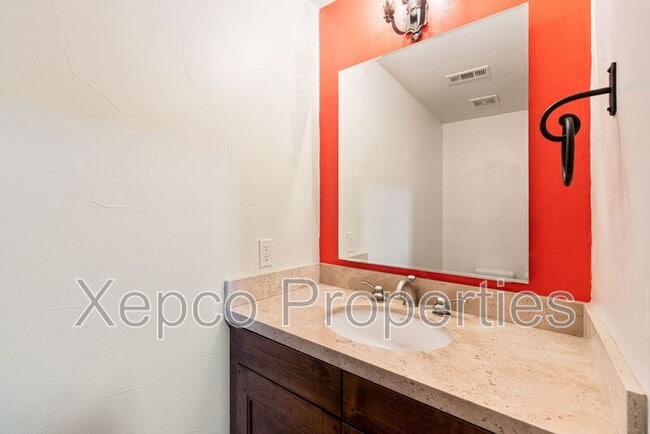 Building Photo - 175 Villaggio W