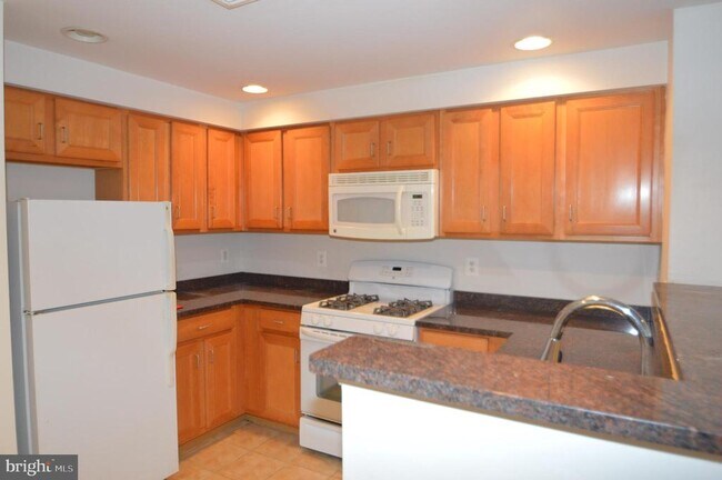 Building Photo - 4490 Market Commons Dr