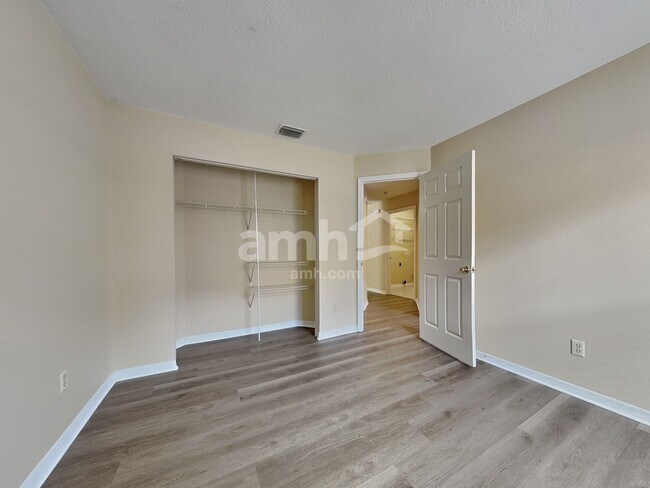 Building Photo - 1722 Wakefield Dr