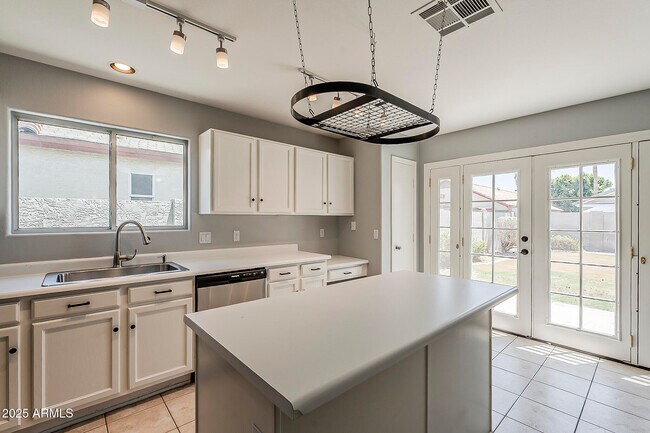 Building Photo - 3029 W Matthew Dr