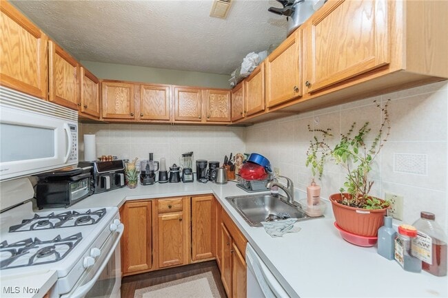 Building Photo - 25735 Lorain Rd