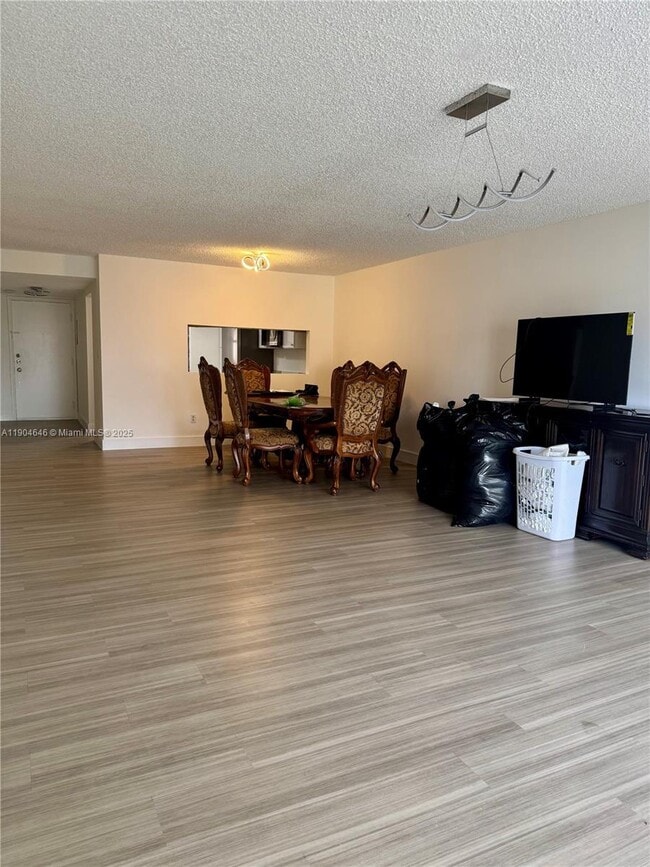 Building Photo - 605 Ives Dairy Rd