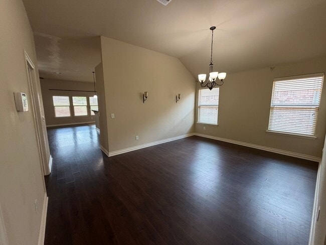 Building Photo - Beautiful and Cozy 3bed/2bath with an Office Available in North Norman!