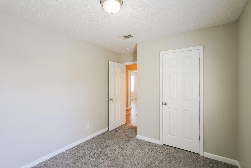 Building Photo - 127 Lyndhurst Dr