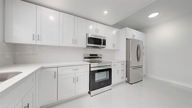 Building Photo - 917 SW 135th Ct