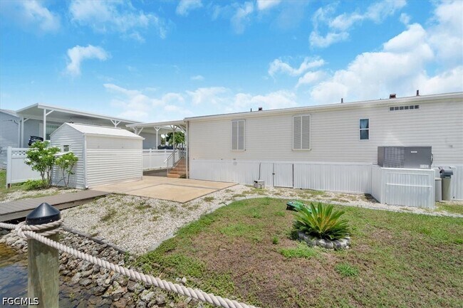 Building Photo - 701 Coral Dr