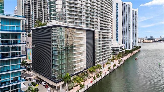 Building Photo - 300 Biscayne Blvd Way