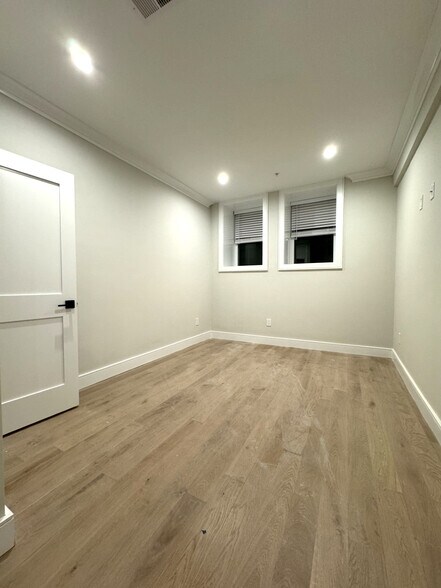 Building Photo - 162 Allston St