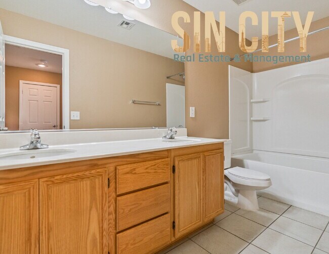 Building Photo - Spacious 4-Bedroom Oasis with 3.5 Baths in...