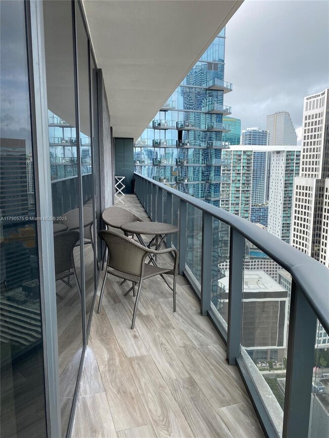 Building Photo - 801 S Miami Ave