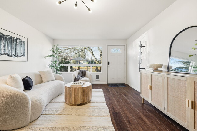 Building Photo - 7922 9th Ave SW