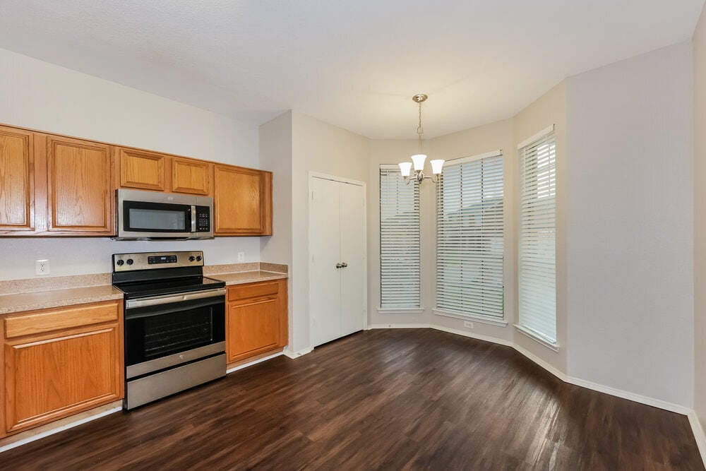 Building Photo - 9920 Legacy Dr