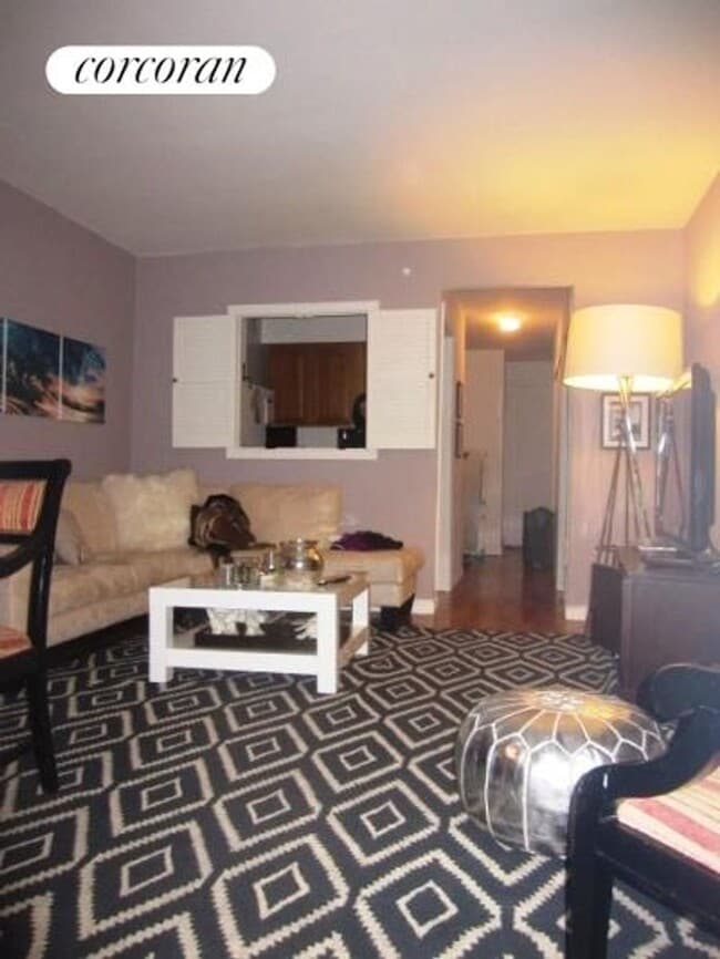 Primary Photo - 147 E 82nd St