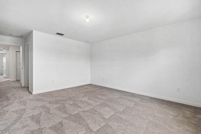 Building Photo - Lakeshore at the Fountains