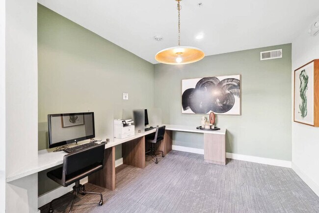 Building Photo - 5445 Town and Country Blvd