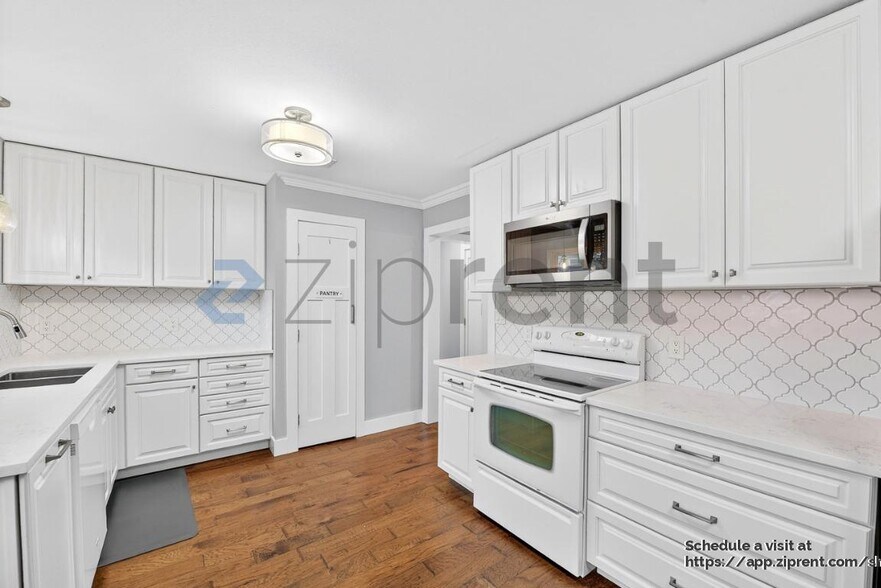 Building Photo - 428 Daniel St