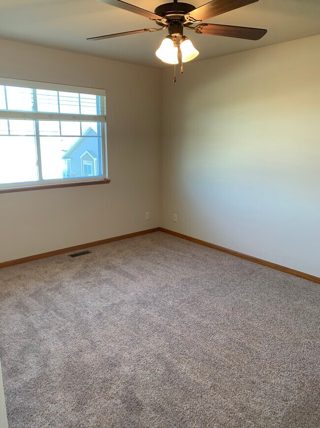 Building Photo - 9052 Tumbleweed Dr