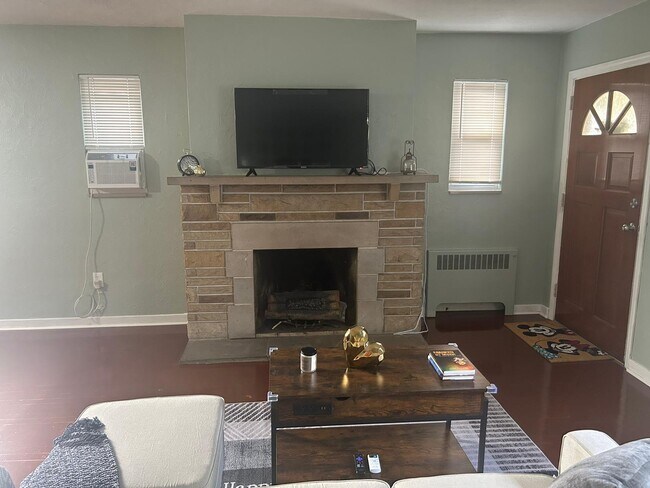 Building Photo - 509 Ogden Ave