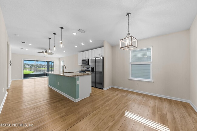 Building Photo - 565 Chandler Dr