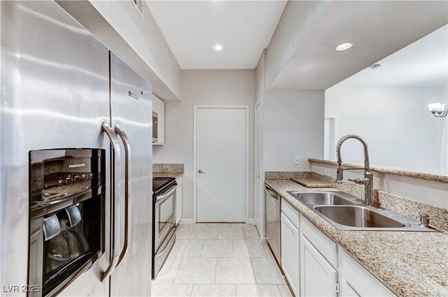 Building Photo - 6650 W Warm Springs Rd