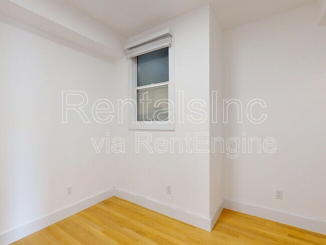 Building Photo - 1294 Grove St